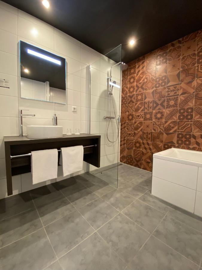 Standard Double Room with Bath