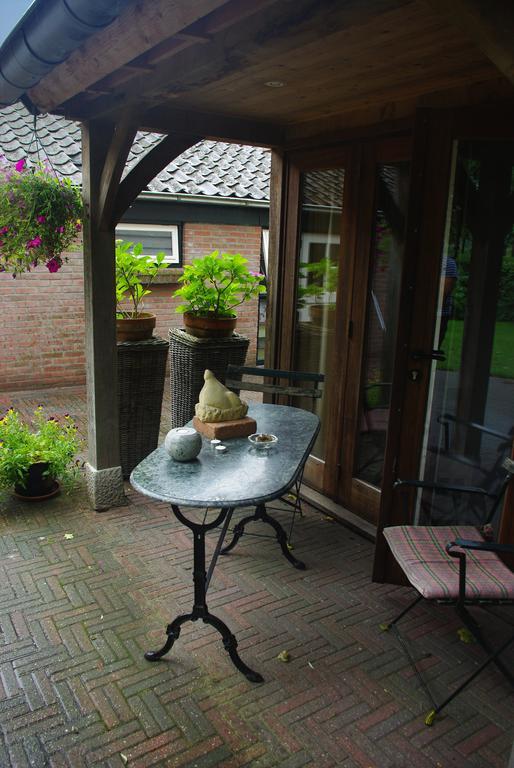 Standaard Tweepersoonskamer met 2 Aparte Bedden - Uitzicht op de Tuin