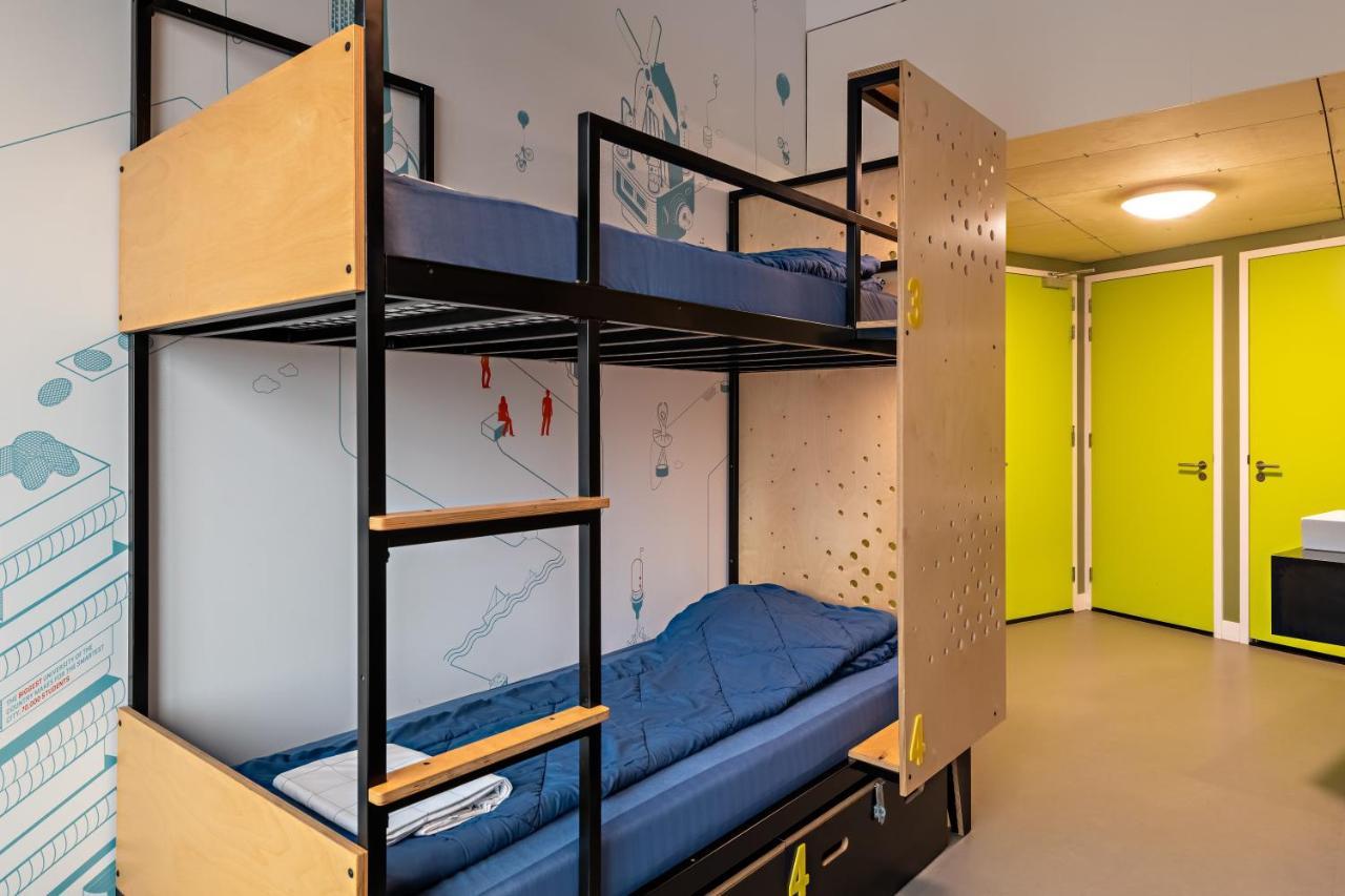 Budget Tweepersoonskamer met 2 Stapelbedden - Eigen Badkamer met Douche