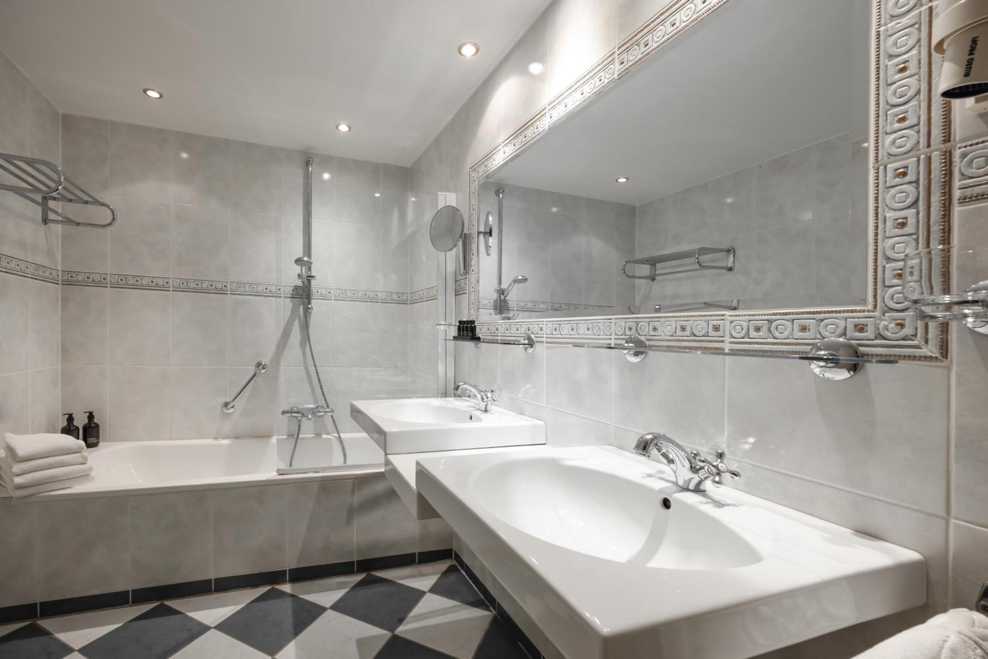 Deluxe Classic Room