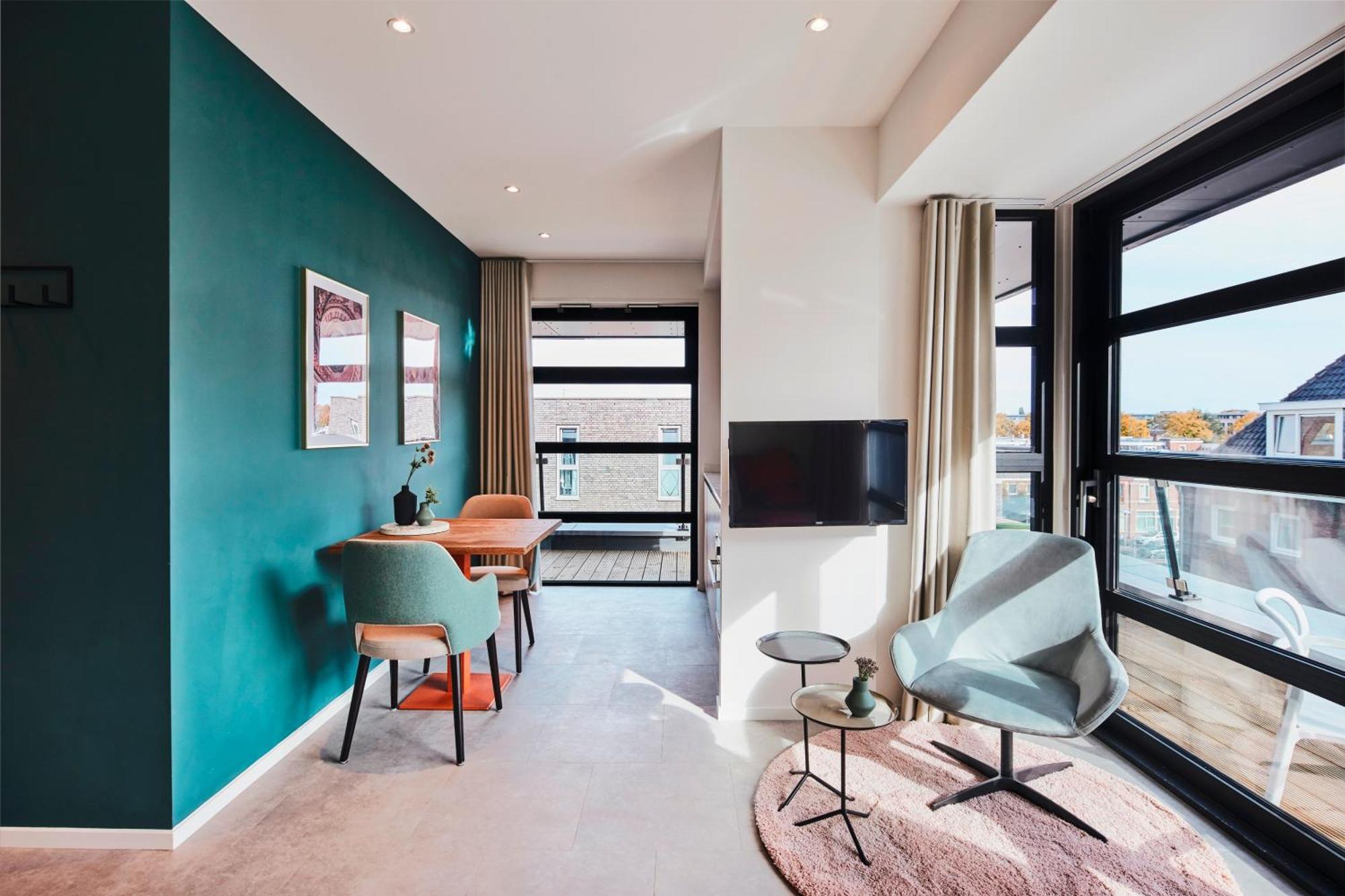 Penthouse Deluxe,1657196889:JPEG