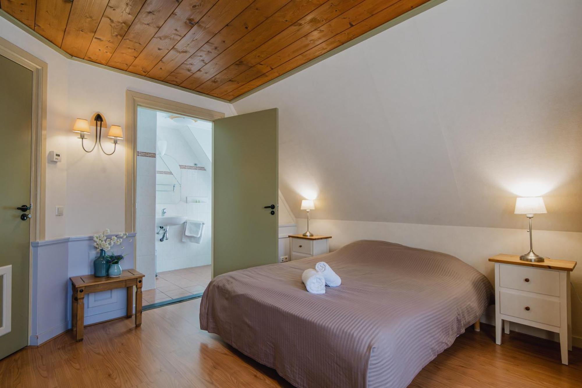 Large Double Room,1679570955:JPEG