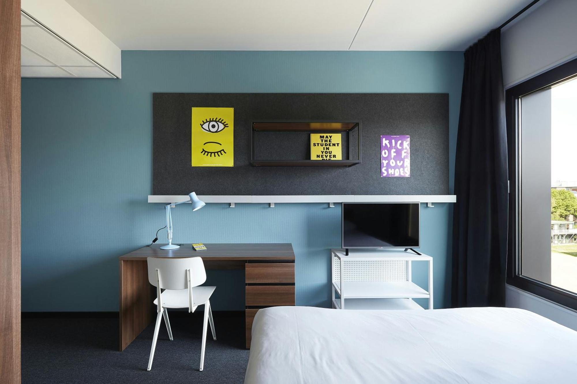 Standard Queen Room
