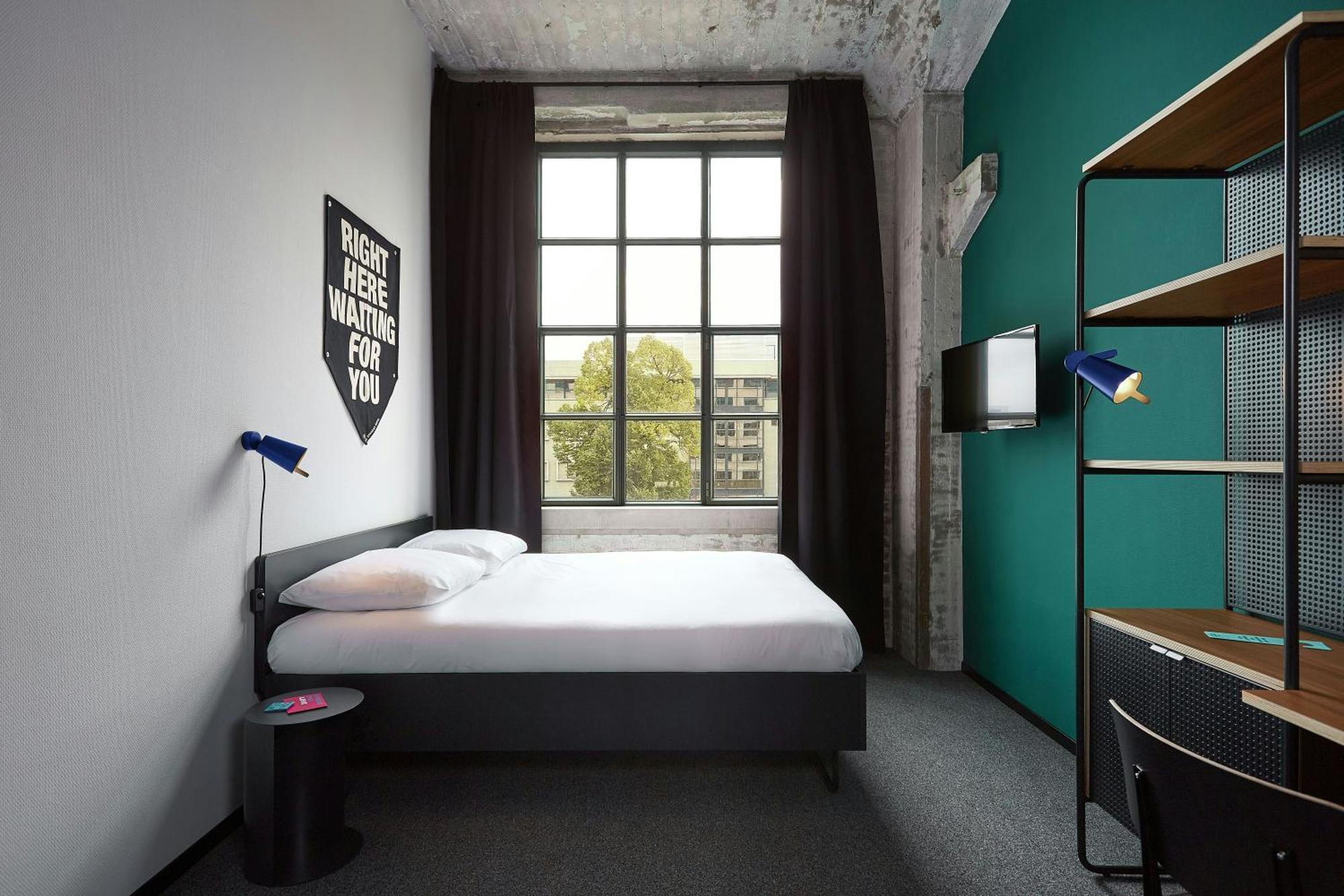 Deluxe Queen Room,1756639590:JPEG