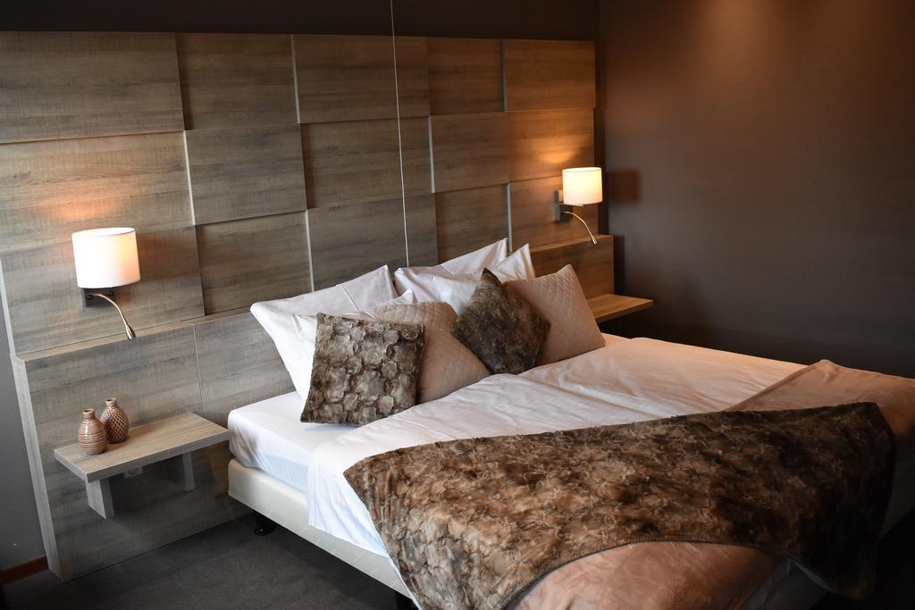 Comfort Room,379935979:JPEG