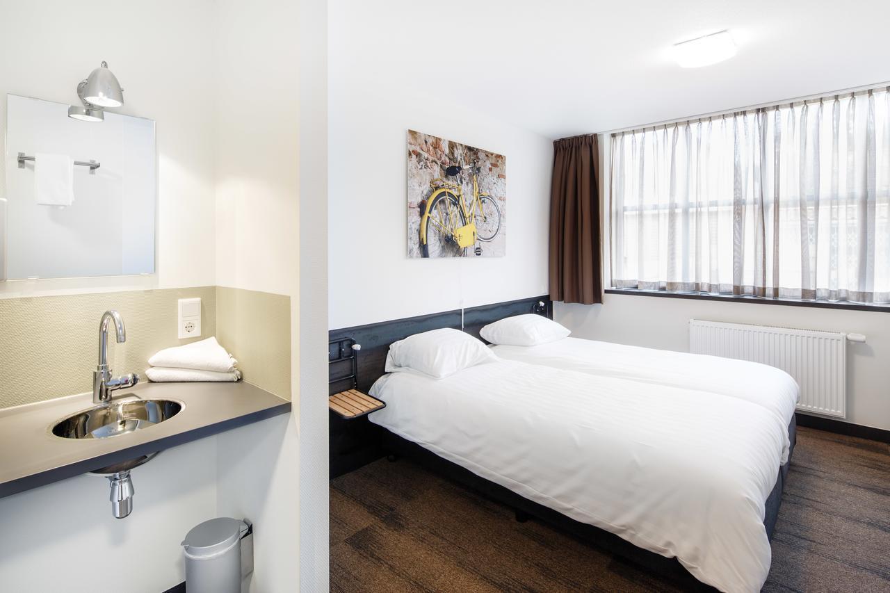 Double or Twin Room with Private Bathroom