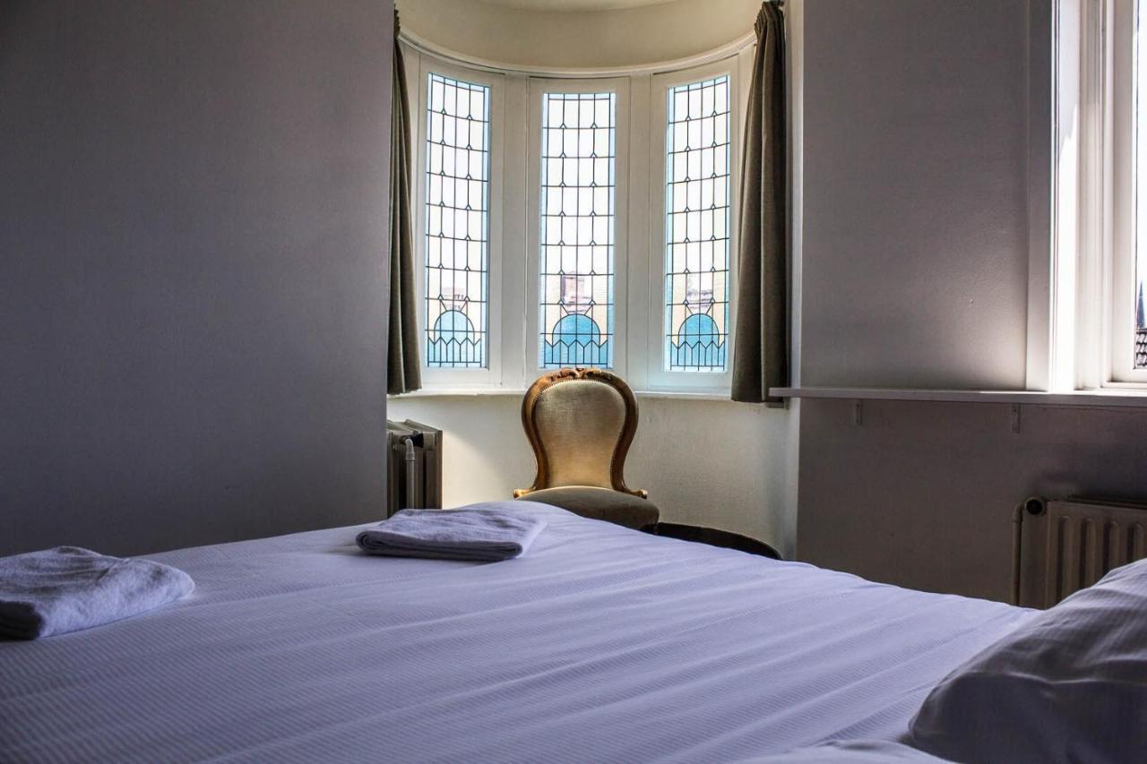 Tweepersoonskamer met Gedeelde Badkamer