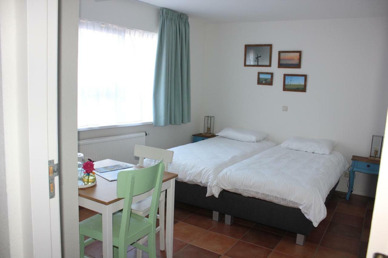 Doppelzimmer mit 2 Doppelbetten