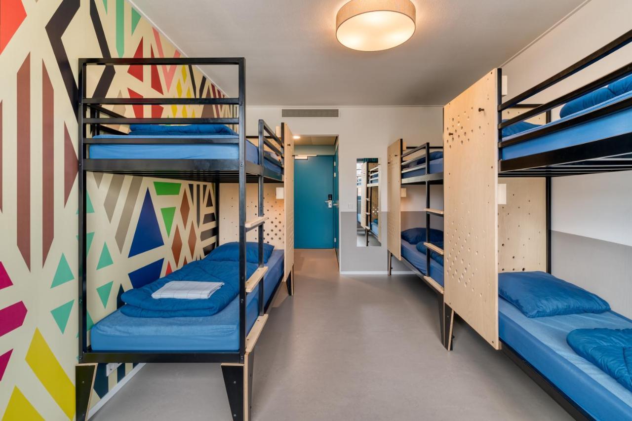 6 Person Room with Private Bathroom and Shower