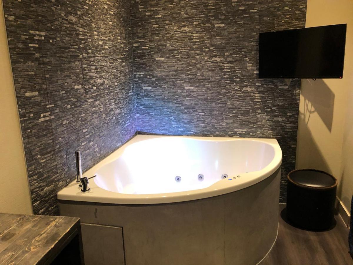 Deluxe Double Room with Spa Bath
