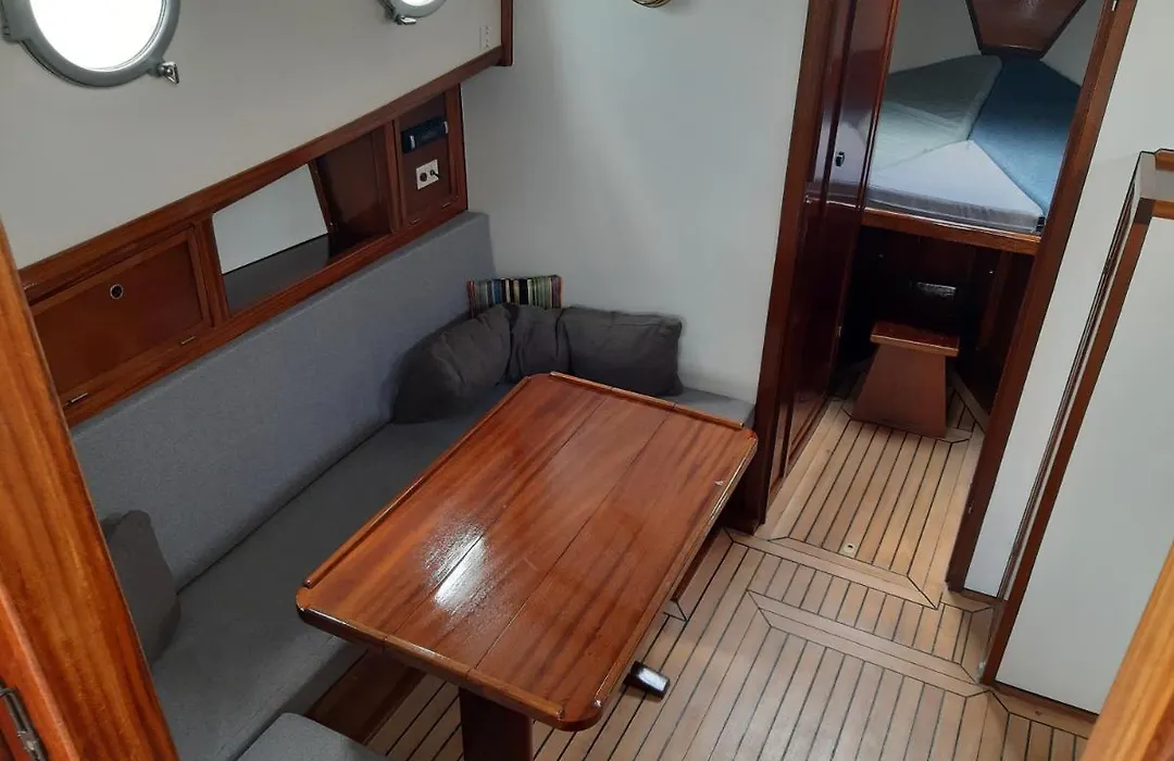 Prive B&B Motorsailer Rataplan-1