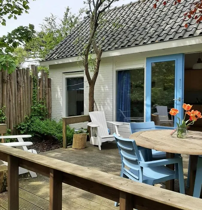 Boshuisje Petten aan Zee-1