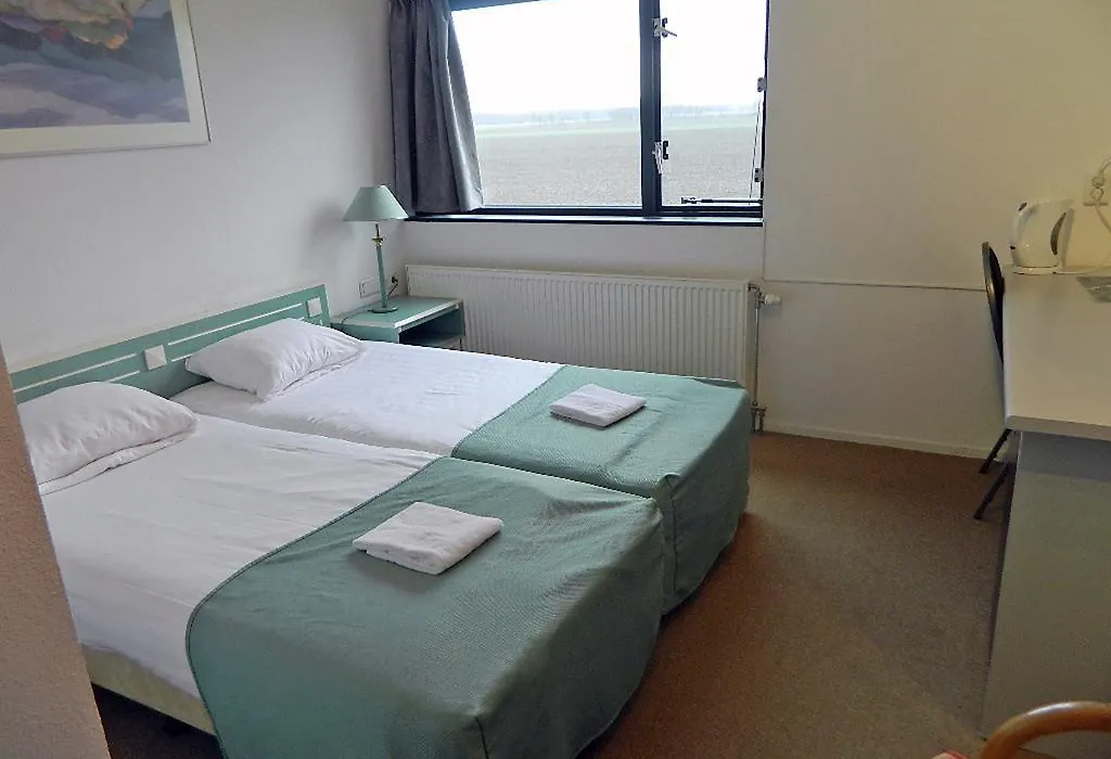 Hotel Lelystad Airport-1