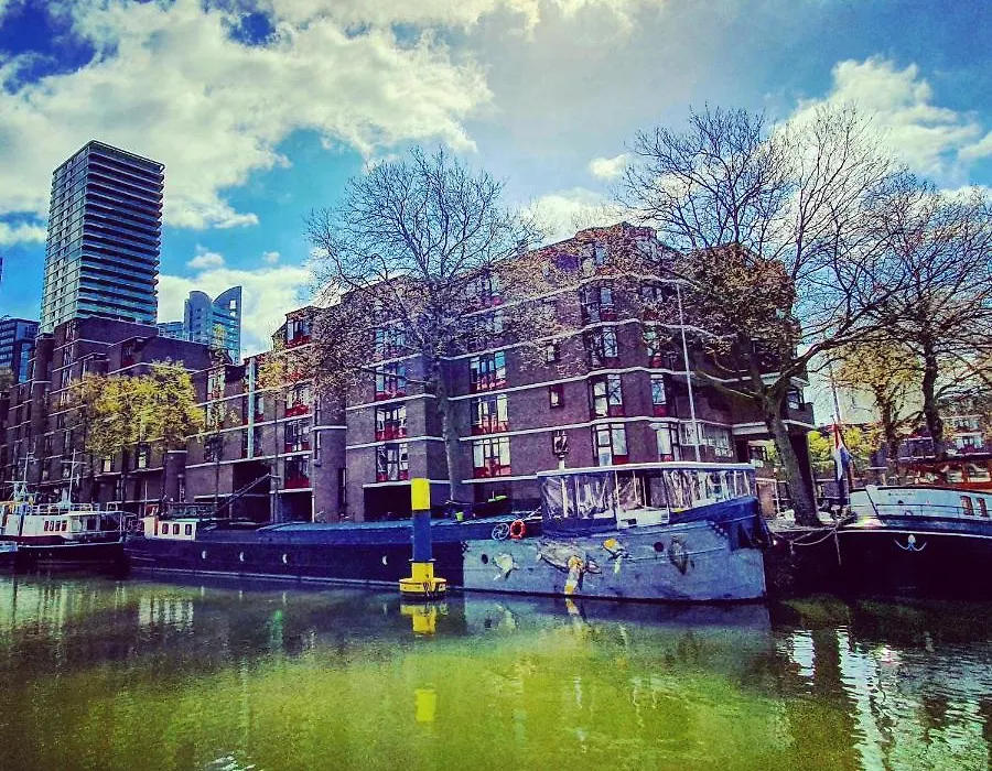 Houseboat Holiday Apartments Rotterdam-1