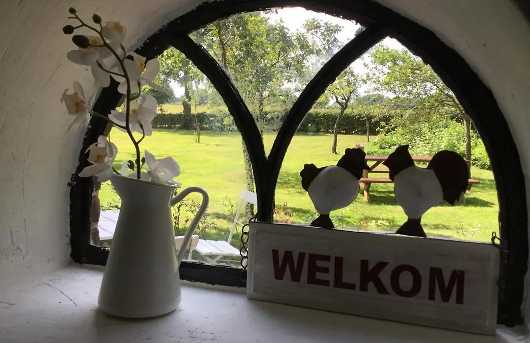 Landelijk gelegen Huisje op erf-1