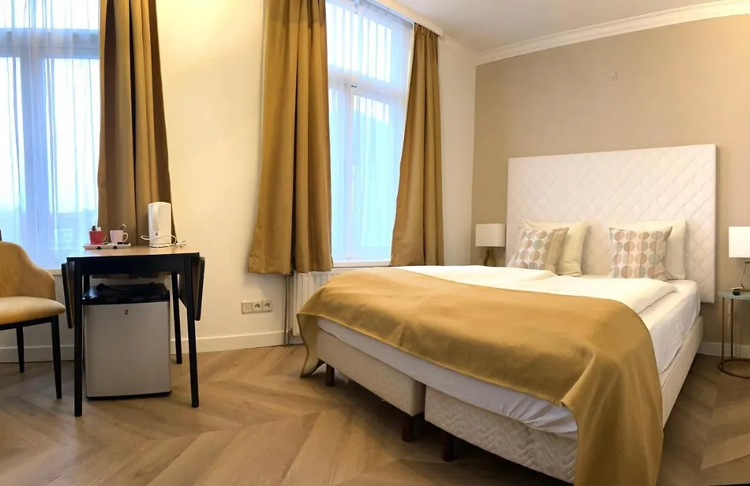 Hotel van Oppen-1