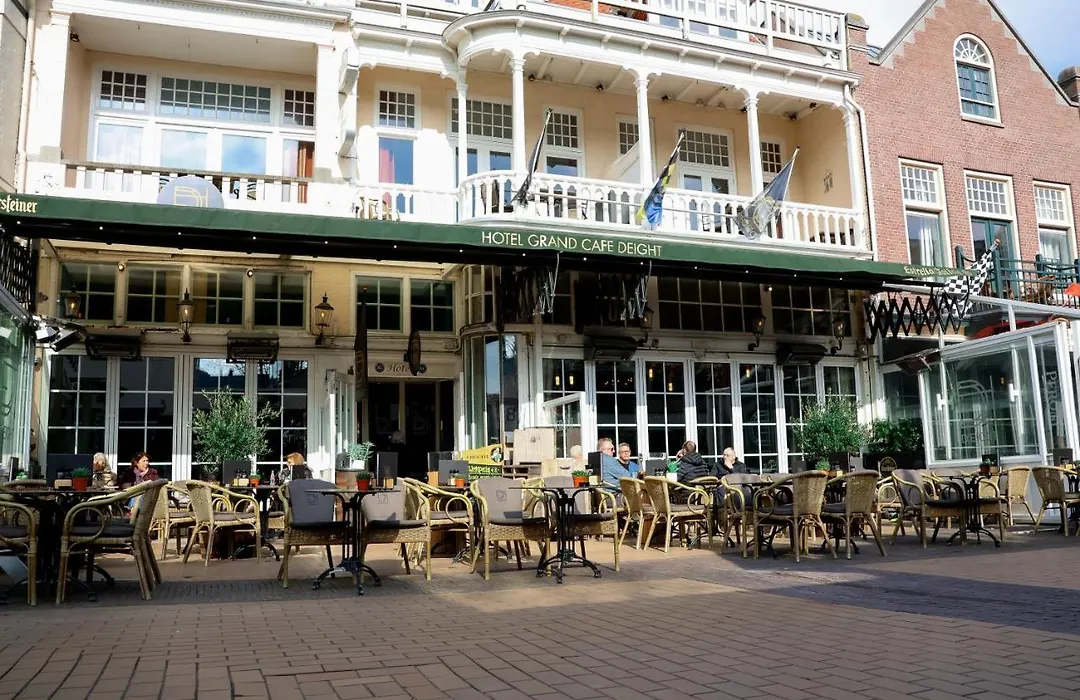 Hotel Grand Cafe Deight-1