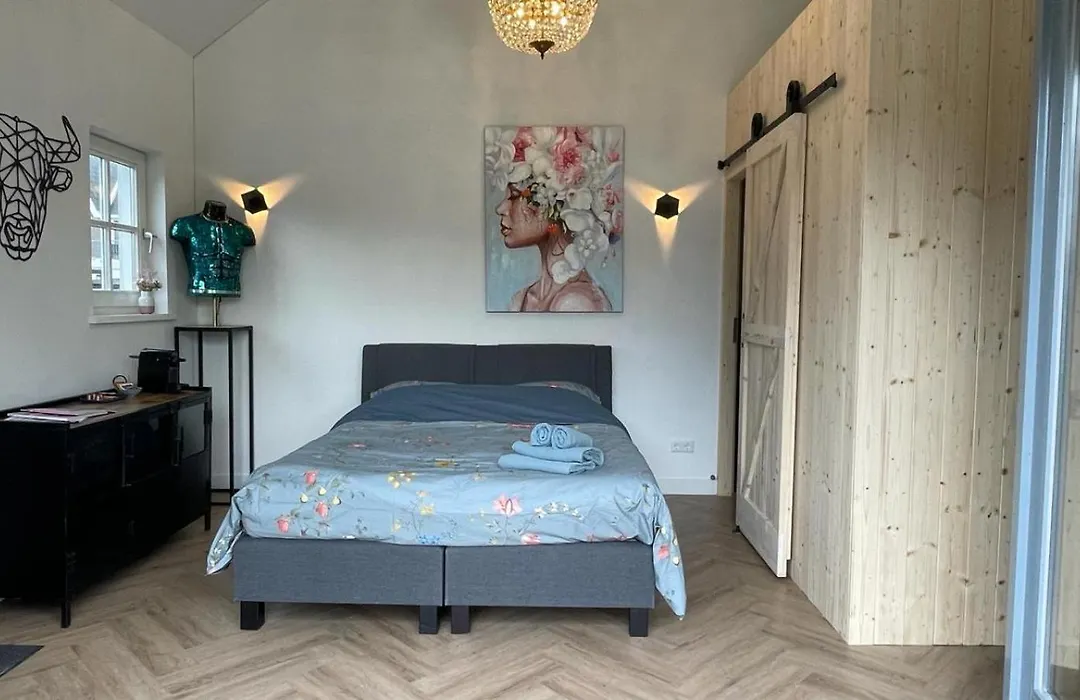 Flora'S B&B-1