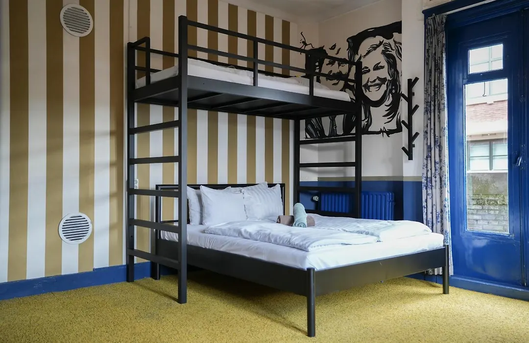 Hostel Room Rotterdam-1