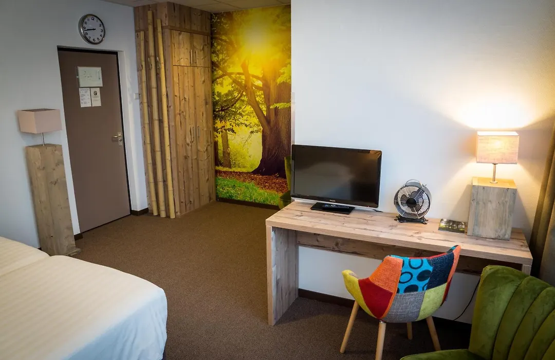 Forest Hotel-1