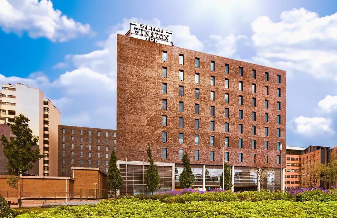 Plaza Premium Grand Winston-1