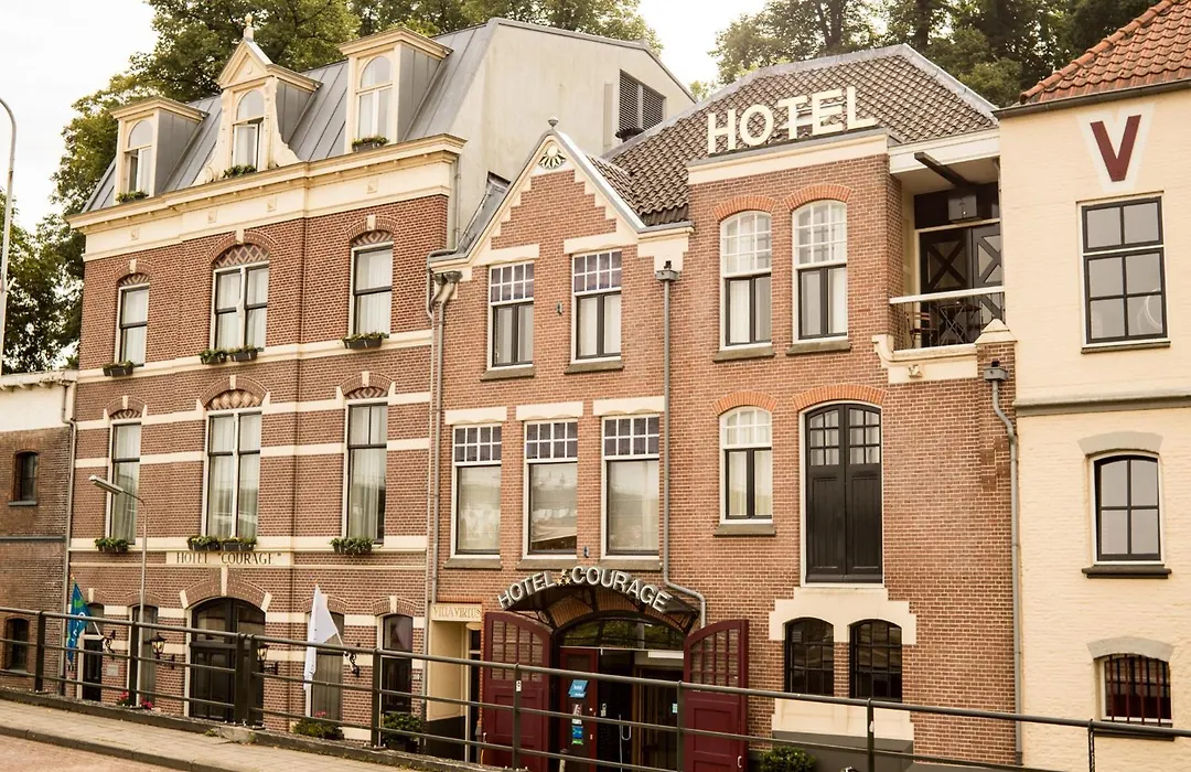 Hotel Courage Waalkade-1