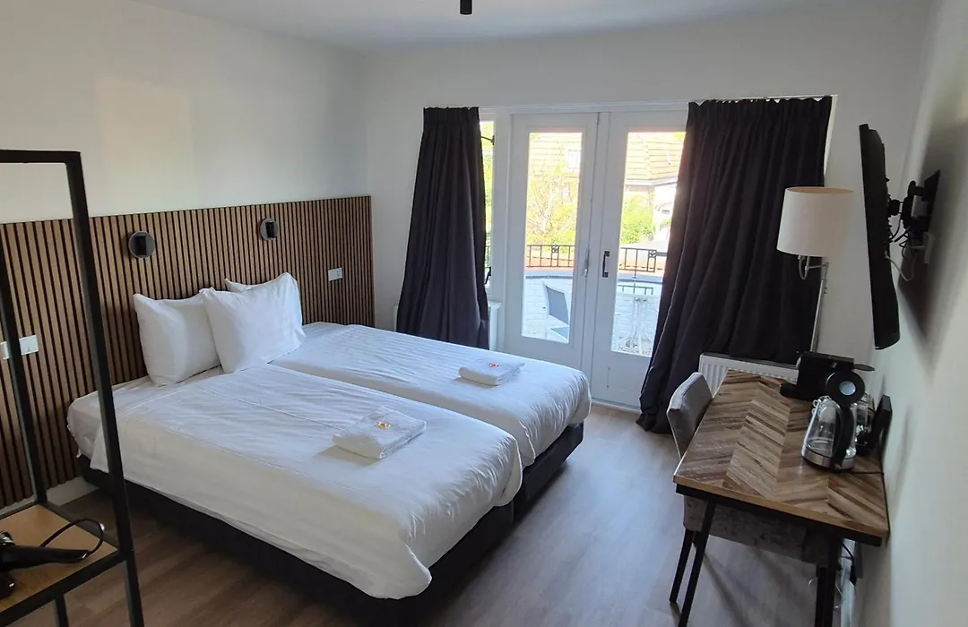 Hotel Den Burg-1