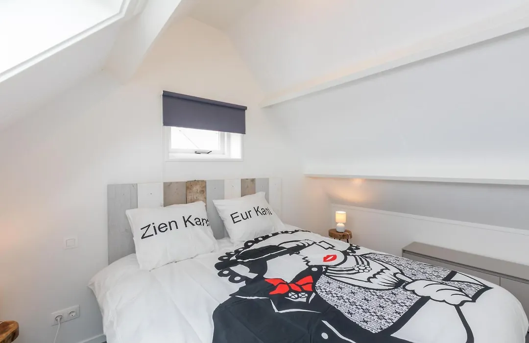 Welcome in - Vakantiewoning Jikkemien met terras, vrij uitzicht en huisdiervriendelijk-1