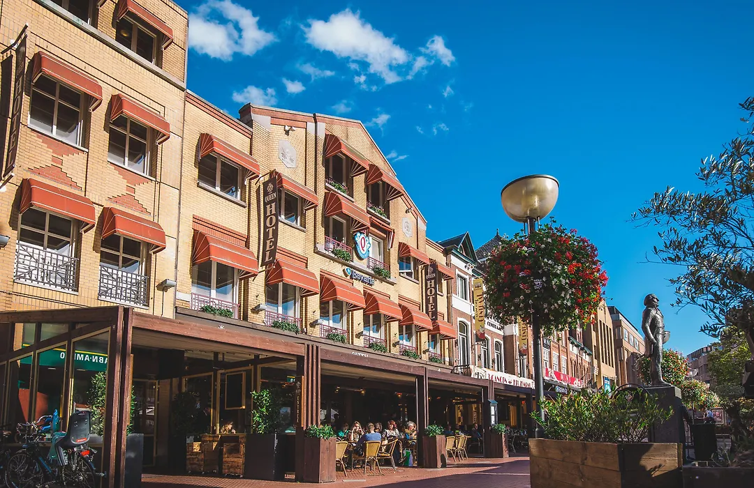 Queen Hotel-1
