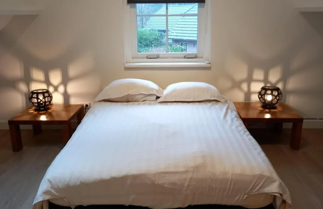 Vakantiehuis met sauna en jacuzzie-1