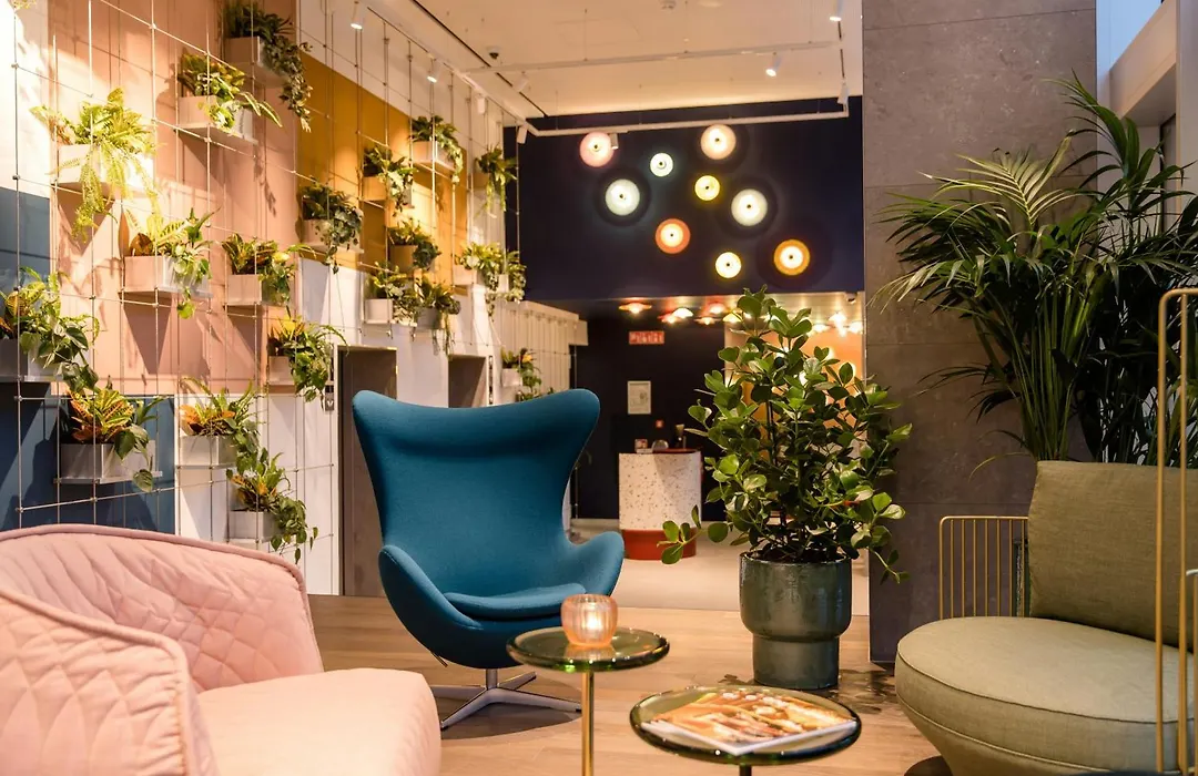 Motel One Rotterdam-1