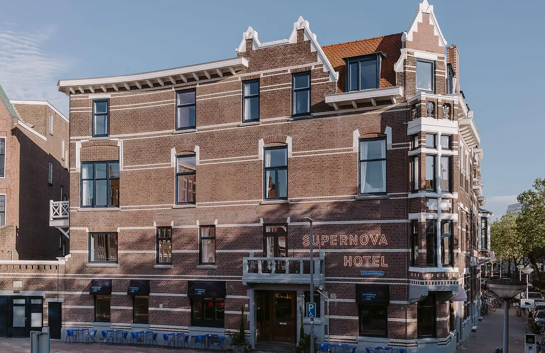 Supernova Hotel-1