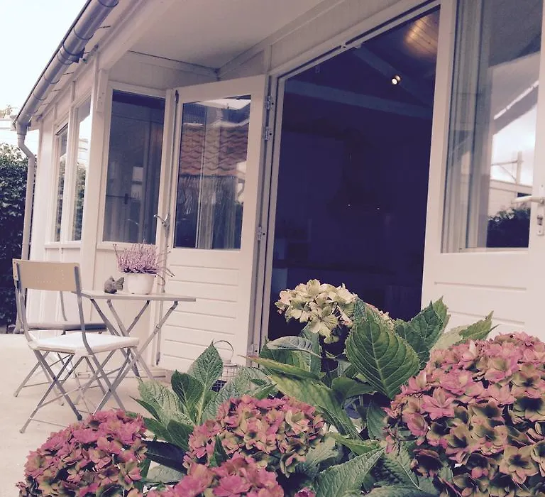 Tiny House Madame Jeanette Nabij Centrum En Zee-1