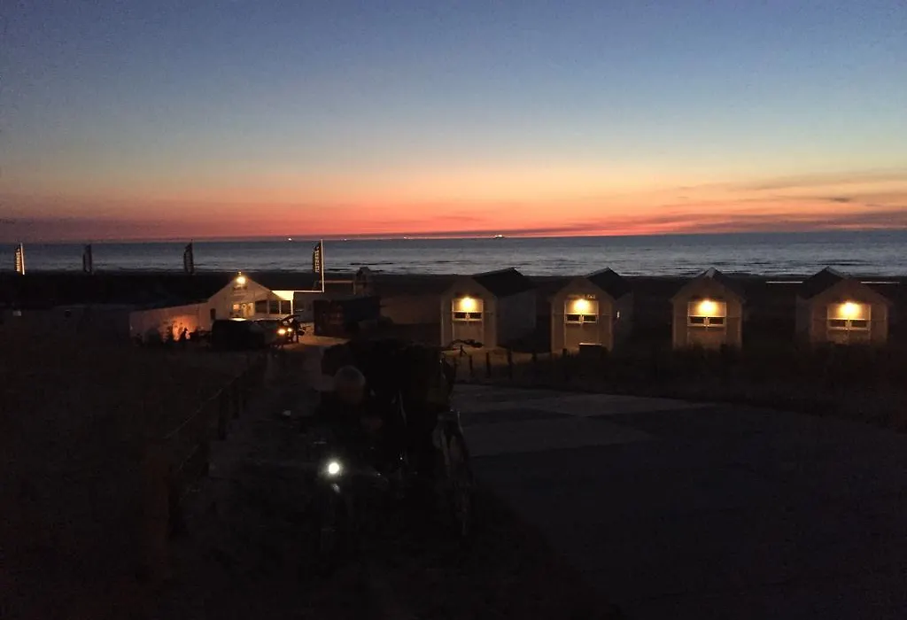 Beach Hotel Katwijk-1