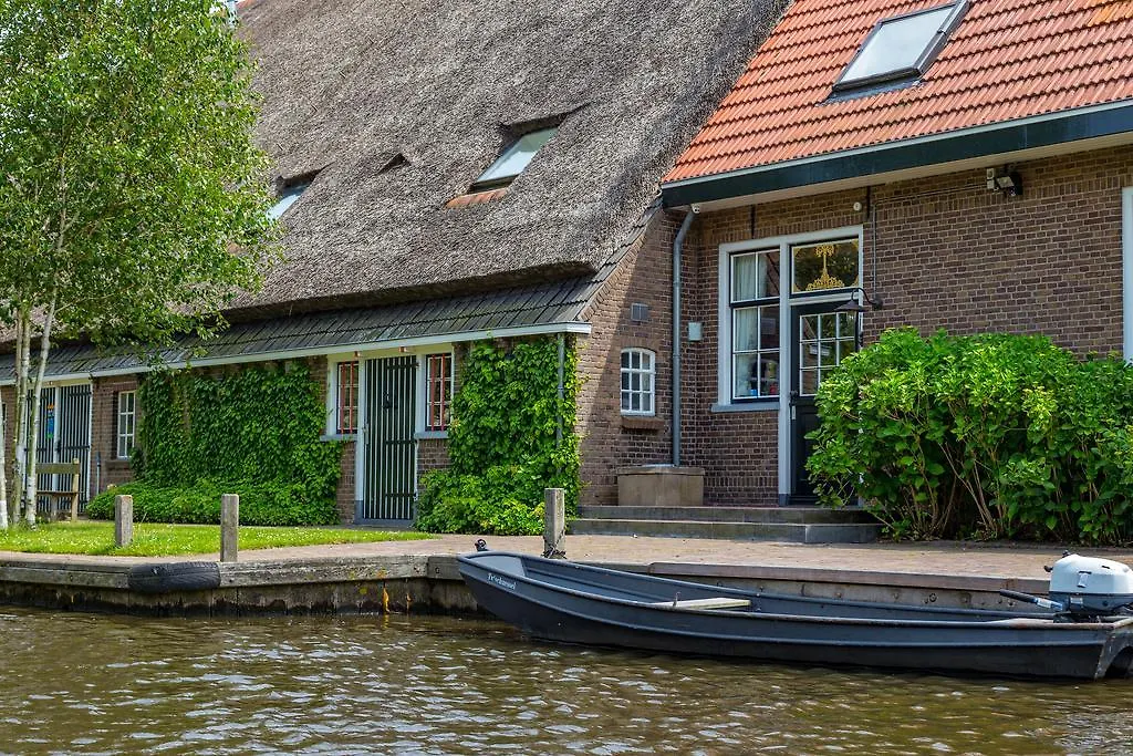Private Island De Sayter-1