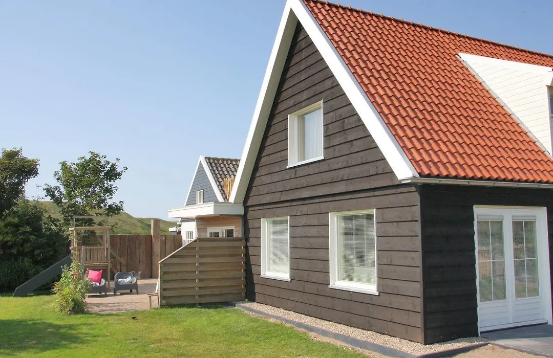 Strandvilla Roots-1