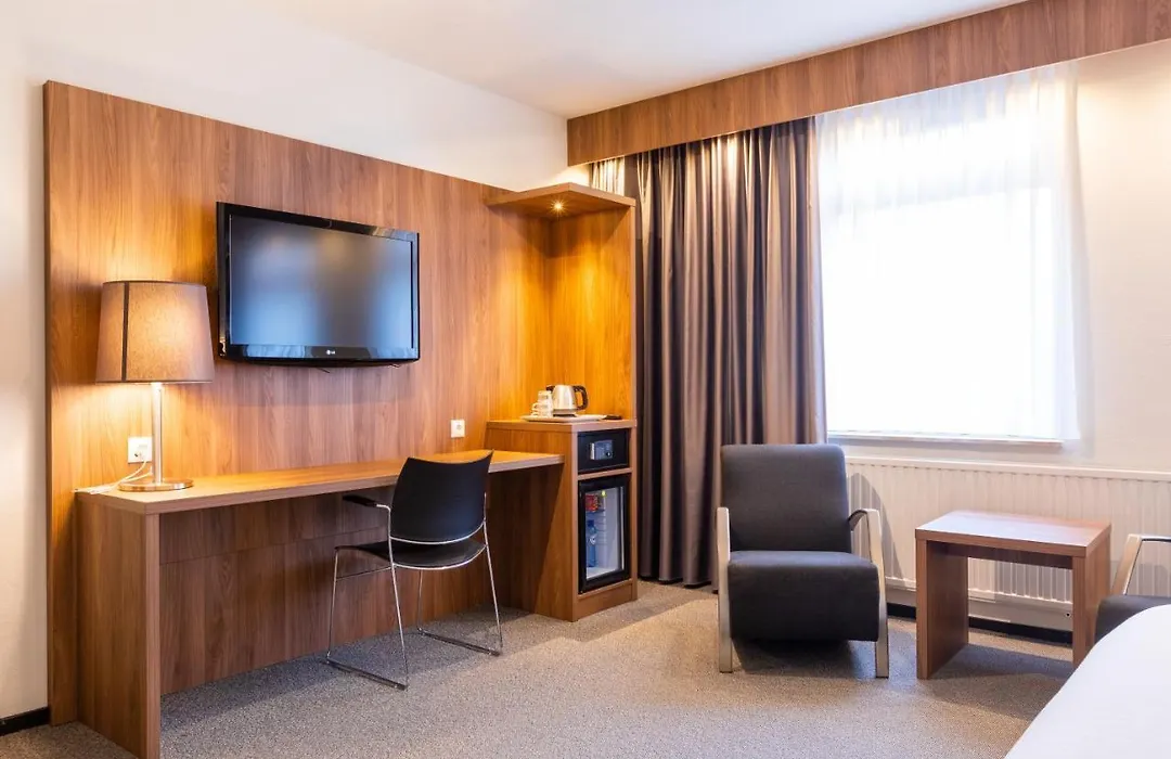 City Hotel-1