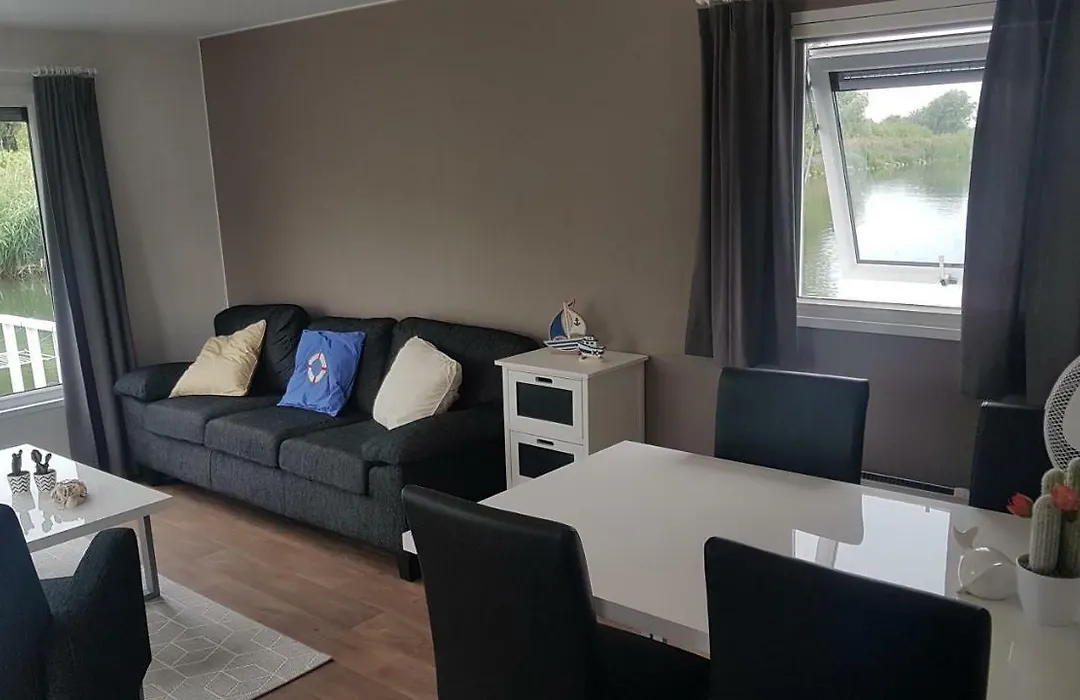 Bestmarine Waterchalets Flevo Marina-1