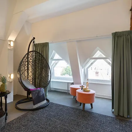 Pink Flamingo Boutique Hostel-2