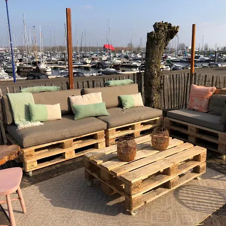 Bed And Breakfast De Biesbosch - In 'T Riet-3