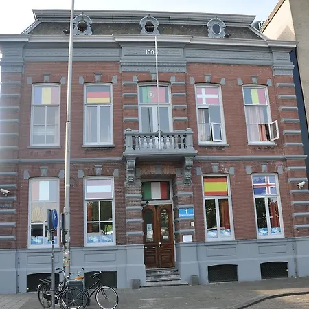 Breda Hostel / Youth Hostel-3