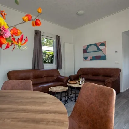 Recreatiepark Jachthaven De Veerstal Lathum - Luxe Chalet-2