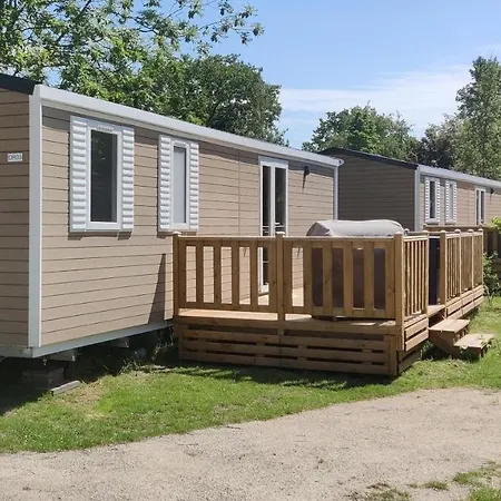BJ Chalets - De Rug 3 - Vakantiepark Lauwersoog - Luxe chalet MET vaatwasser en inloopkast! Vroege incheck! MET AIRCO!-3