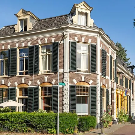 Huis met de Leeuwenkoppen-3