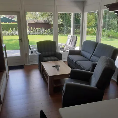 Bungalow/vakantiehuis op park Bavelds Dennen-2