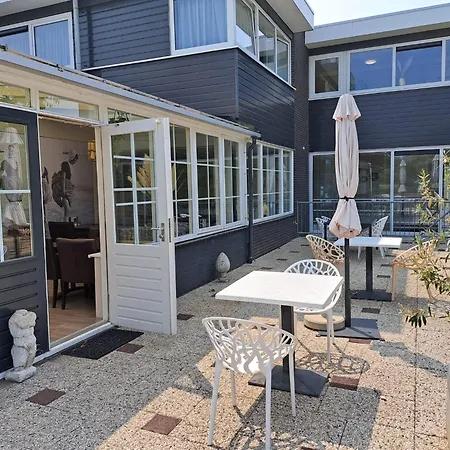Seehotel Oostkapelle-2