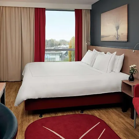 Park Plaza Amsterdam Airport-3
