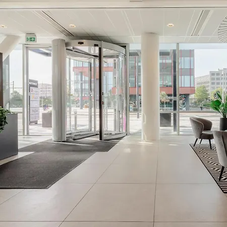 Plaza Premium Almere-3