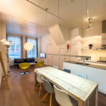 Suite Aan De A-2