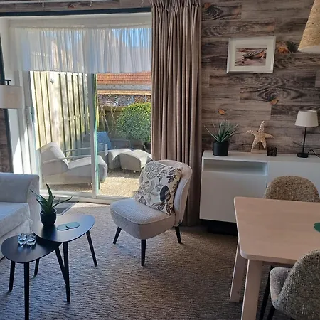 Hotel Dichtbijzee-2